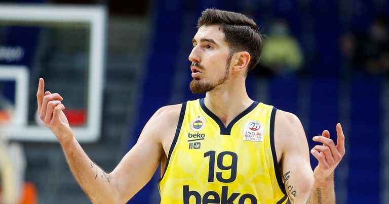 لاعب كرة السلة الفرنسي ناندو دي كولو ليبرون جيمس أسطورة دوري كرة السلة الأمريكي