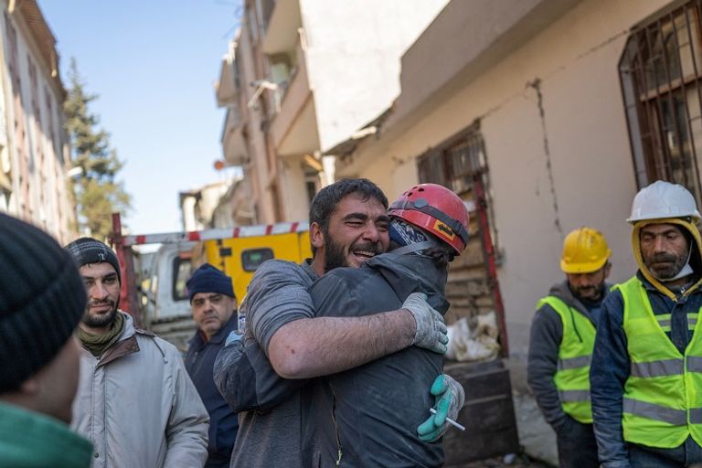 رجال الإنقاذ ينتشلون ميلدا