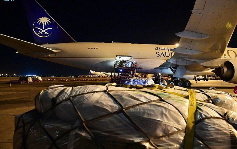 مساعدات سعودية لإغاثة المتضررين من زلزال تركيا