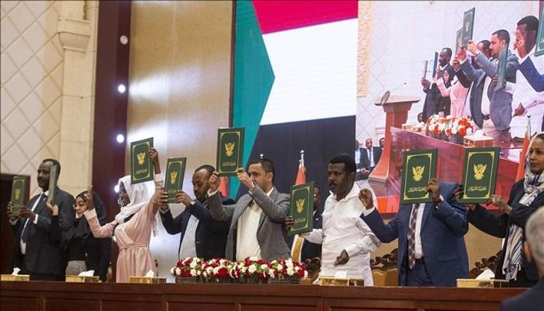 الأطراف السودانية عقب توقيع الاتفاق الإطاري