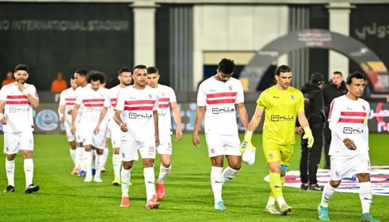 سيد نيمار يتوسط نجوم الزمالك سيد عبدالله نيمار لاعب الزمالك المصري