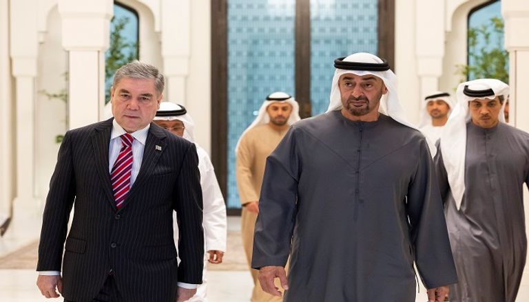 الشيخ محمد بن زايد آل نهيان خلال لقاء رئيس مجلس الشيوخ في تركمانستان