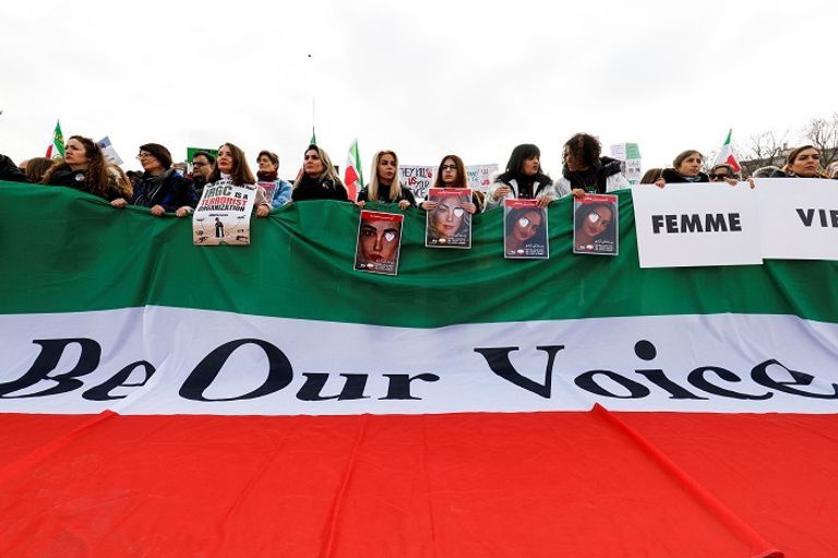 جانب من المظاهرات ضد الحرس الثوري بباريس