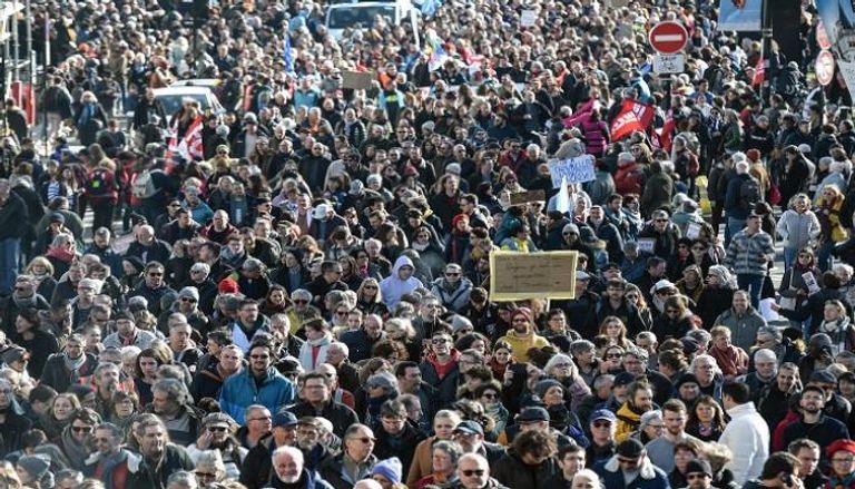 تظاهرات فرنسا ضد تعديل نظام التقاعد