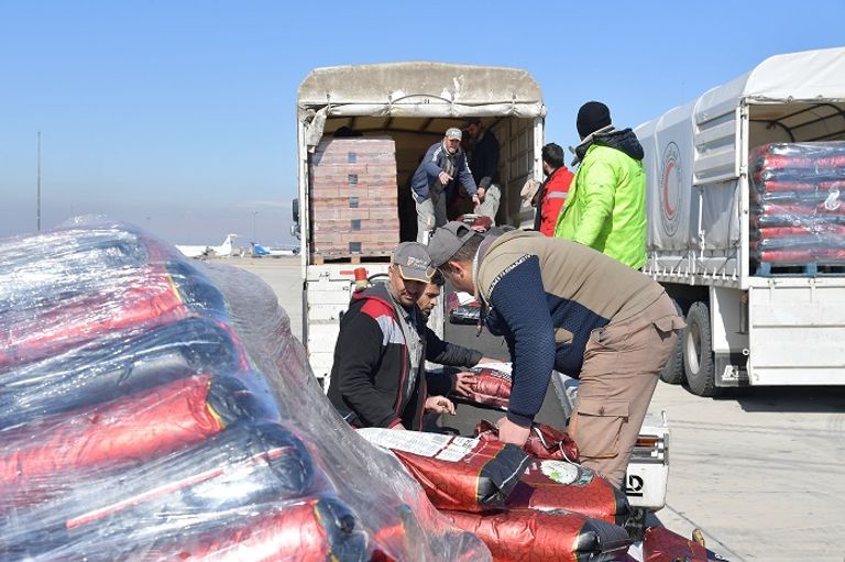 المساعدات الإماراتية إلى سوريا وتركيا