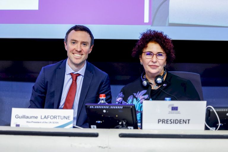 غيوم لافرتون