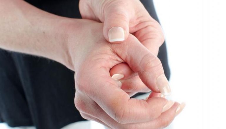  التهاب غمد الوتر غالبا ما يصيب أصابع اليد 