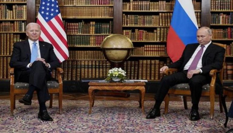 جانب من اجتماع سابق بين الرئيسين الروسي بوتين والأمريكي بايدن