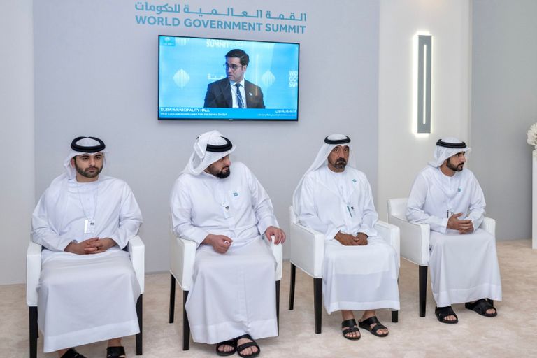 نائب رئيس دولة الإمارات يستقبل الرئيس المصري