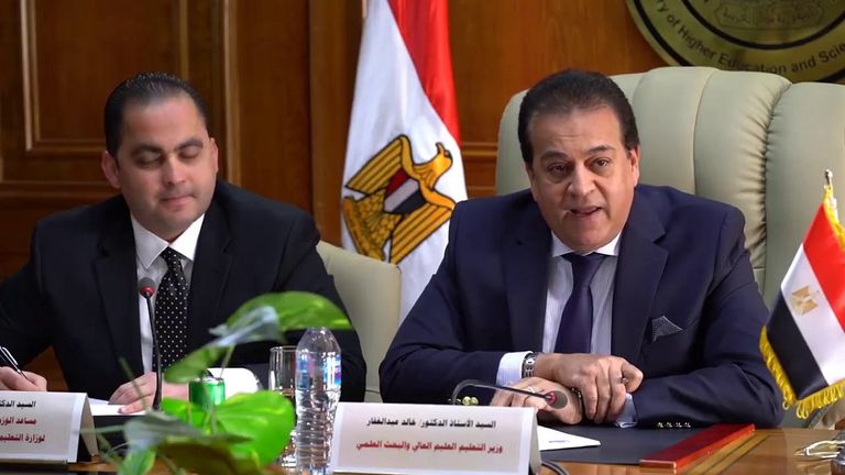 الدكتور خالد عبدالغفار وزير الصحة المصري