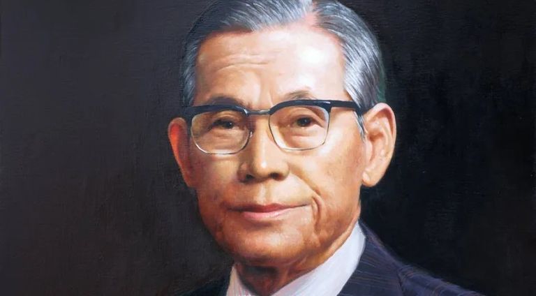 "لي بيونج تسول " ستيف جوبز