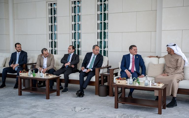 جانب من لقاء الشيخ محمد بن زايد آل نهيان وعبد الحميد الدبيبة