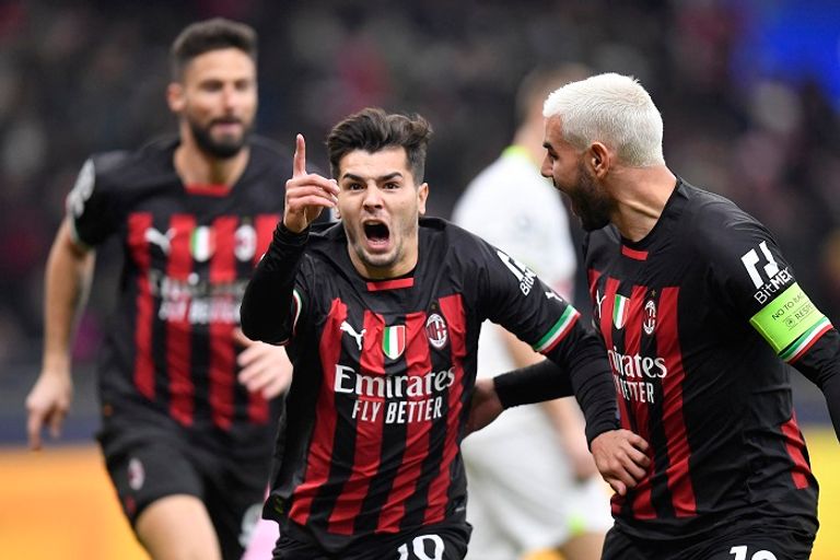 هدف إبراهيم دياز في توتنهام رونالدينيو في دوري الأبطال