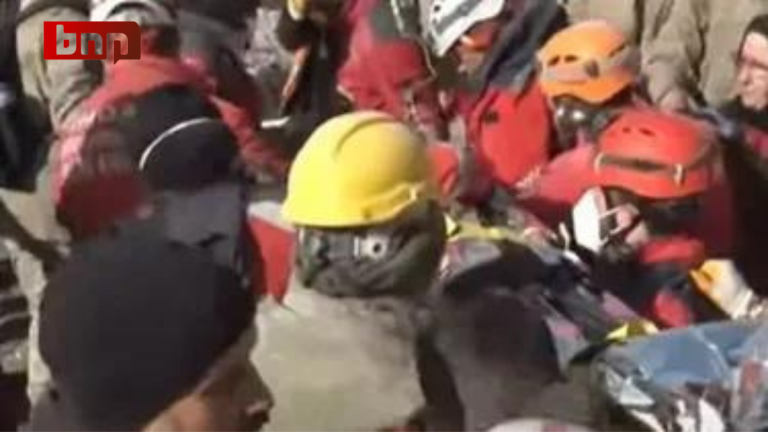 الساعات الأخيرة شهدت انتشال عدة أحياء من تحت الأنقاض