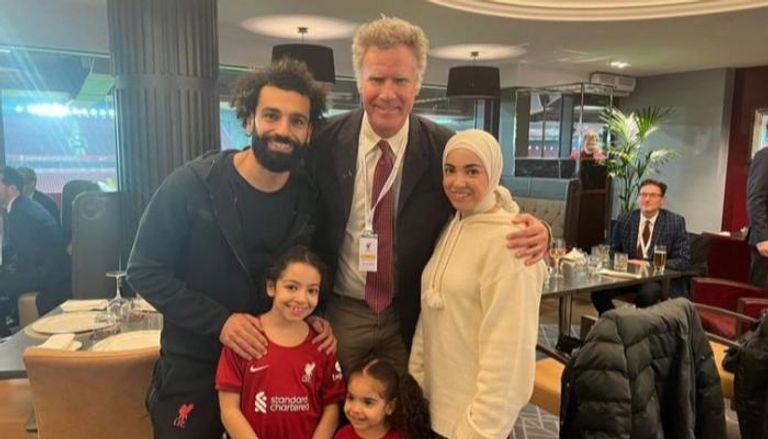 محمد صلاح وأسرته مع ويل فيريل