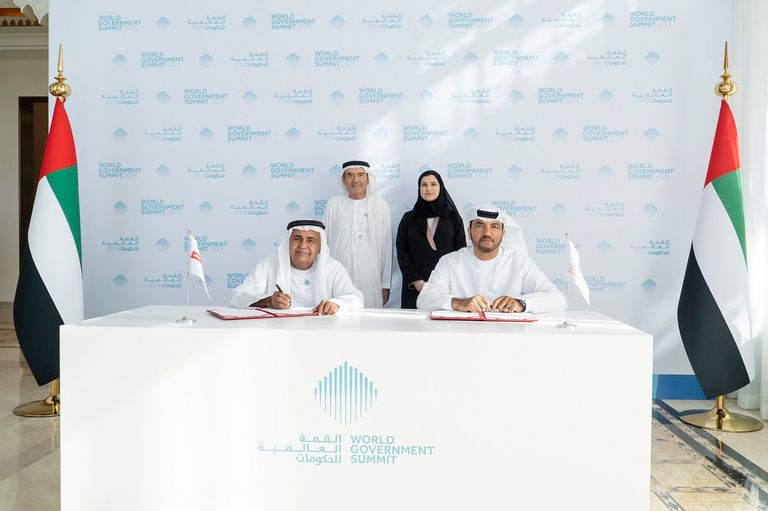 جانب من توقيع الاتفاقية