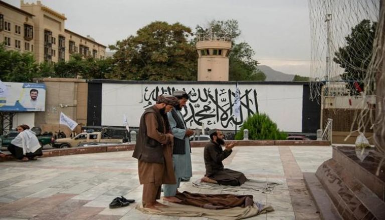 عناصر من طالبان في أحد مباني الحي الدبلوماسي 