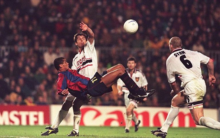 مقصية ريفالدو دييجو مارادونا ضد مانشستر يونايتد