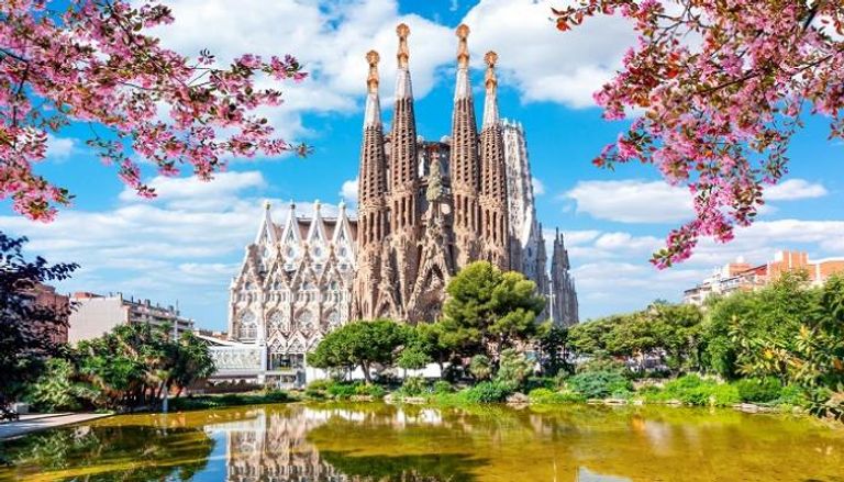 السياحة في برشلونة…5 مفاجآت سياحية وأفضل الفنادق