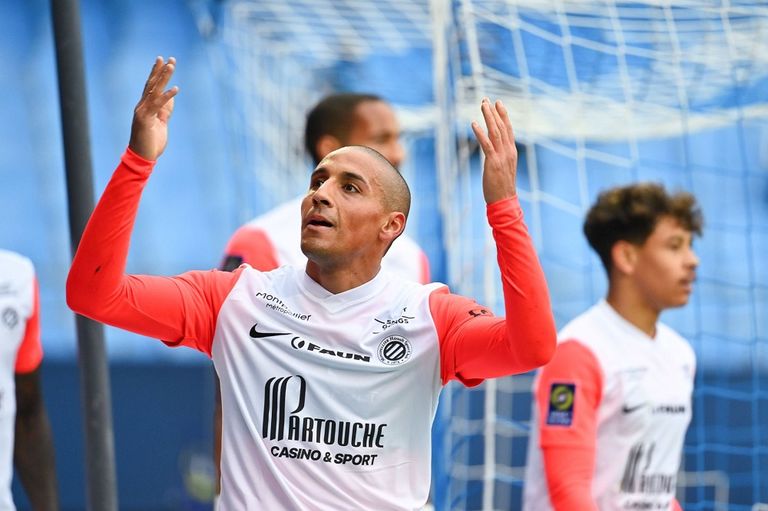 وهبي الخزري في مباراة فريقه مونبيلييه ضد تروا وهبي الخزري قائد منتخب تونس المعتزل