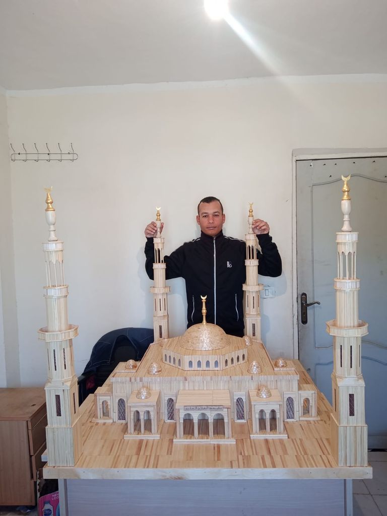 مجسم قلعة قايتباي باستخدام المشابك