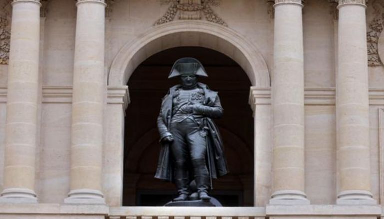 تمثال من البرونز لنابليون بونابرت