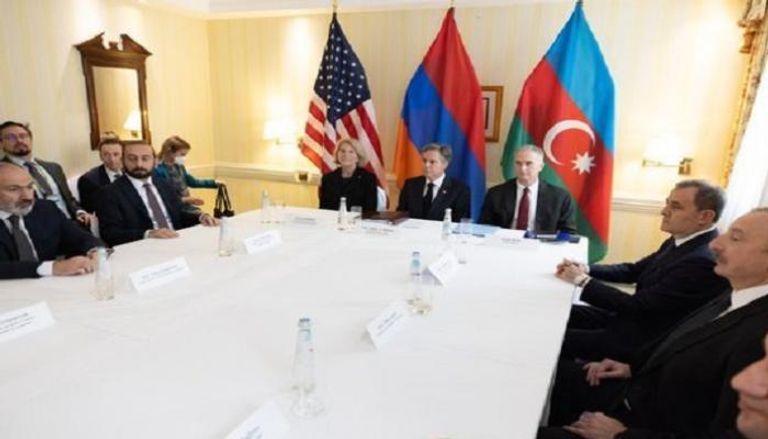 جانب من مباحثات سلام أرمينيا وأذربيجان بحضور وزير خارجية أمريكا