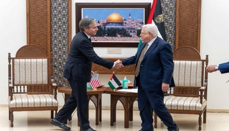 جانب من لقاء سابق بين الرئيس الفلسطيني عباس ووزير خارجية أمريكا بلينكن
