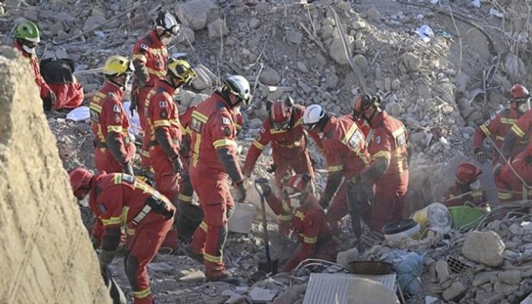 عمليات البحث والإنقاذ توقفت في معظم مناطق الزلزال