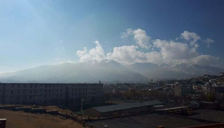 مدينة سنندج غرب إيران حيث سمع دوي انفجار هائل