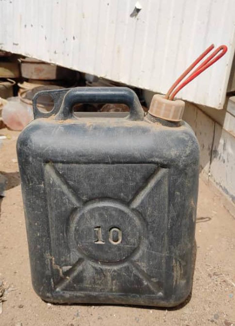 جذع نخلة فخخته مليشيات الحوثي الإرهابية