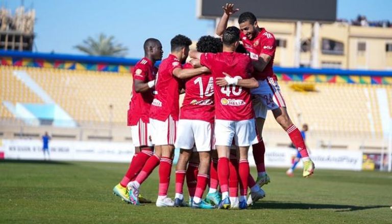 من مباراة الأهلي وأسوان في الدوري المصري