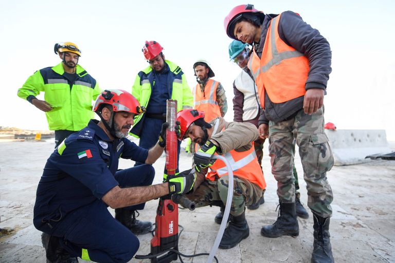 فريق الإمارات للبحث والإنقاذ يواصل مهمته في سوريا