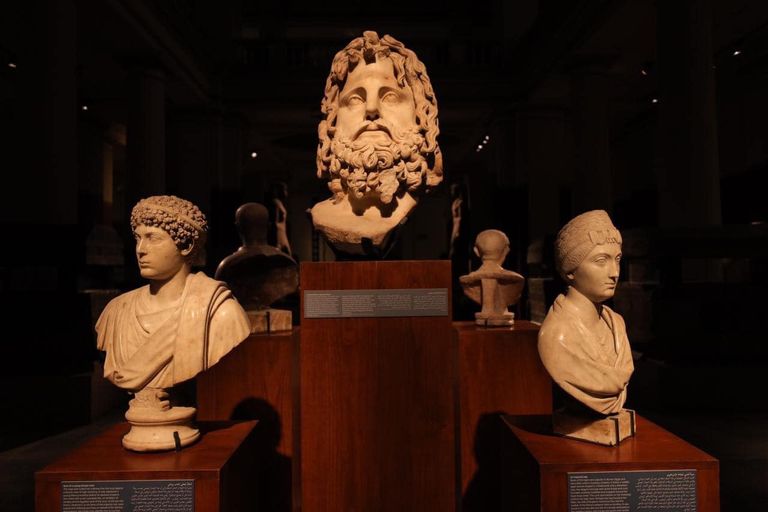 وزير السياحة المصري أحمد عيسى