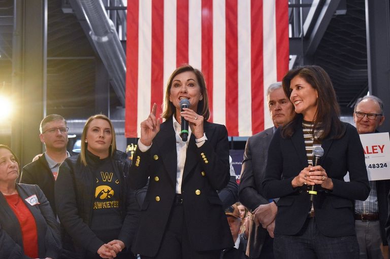 نيكي هايلي المرشحة في الانتخابات التمهيدية للرئاسة الأمريكية بالحزب الجمهوري