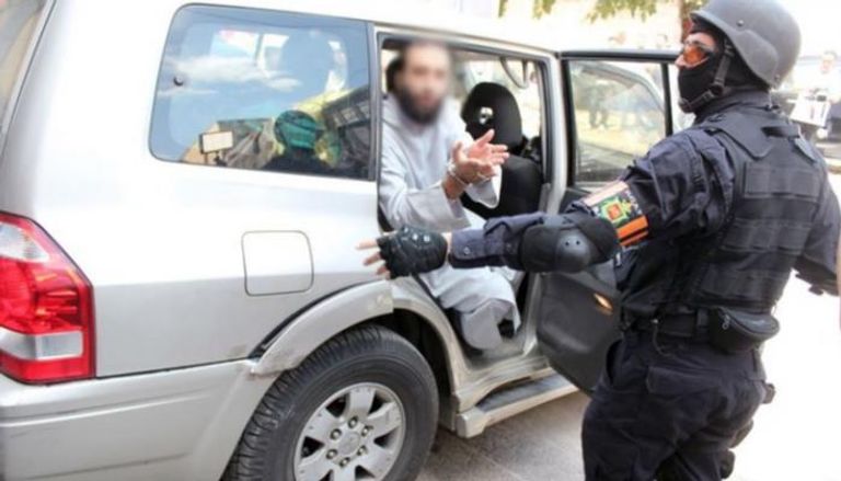 السلطات المغربية تعتقل متطرف هدد والديه بالقتل