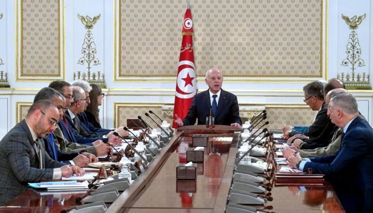 الرئيس التونسي خلال اجتماعه مع مجلس الأمن القومي