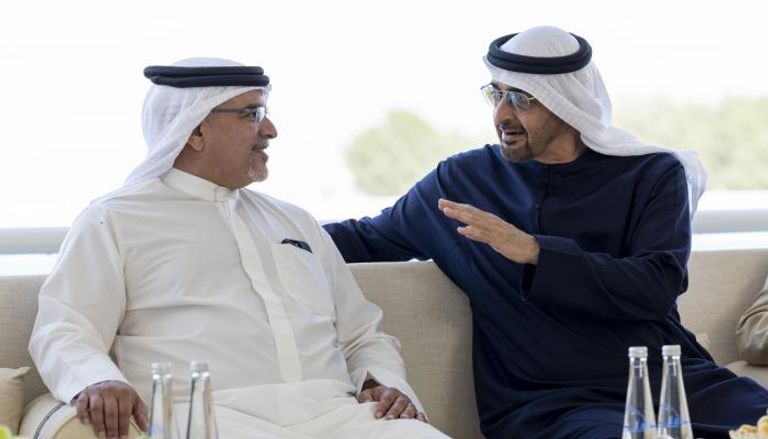 الشيخ محمد بن زايد آل نهيان رئيس دولة الإمارات العربية المتحدة مع ولي العهد البحريني