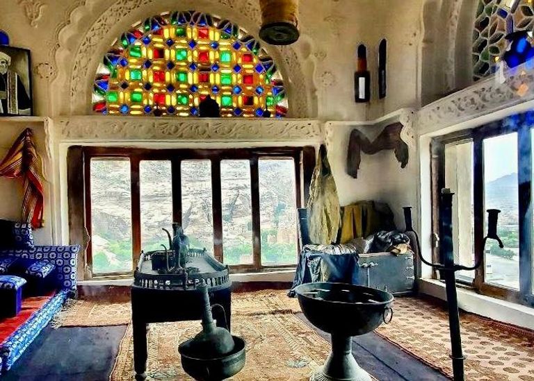 دار الحجر في وادي ظهر بصنعاء