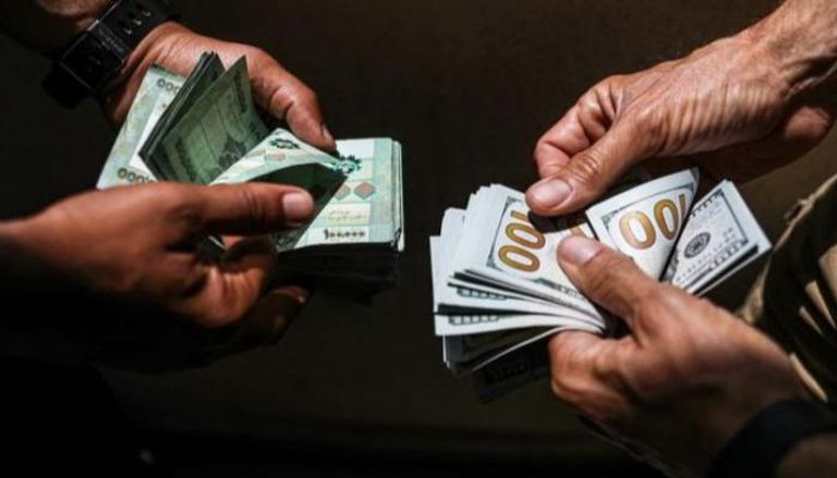 تعاملات الدولار الأمريكي في لبنان - أرشيفية