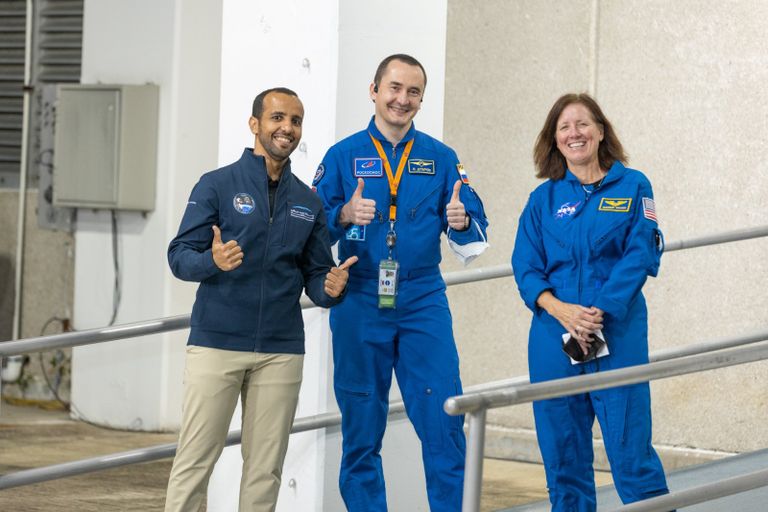 فريق مركز محمد بن راشد للفضاء