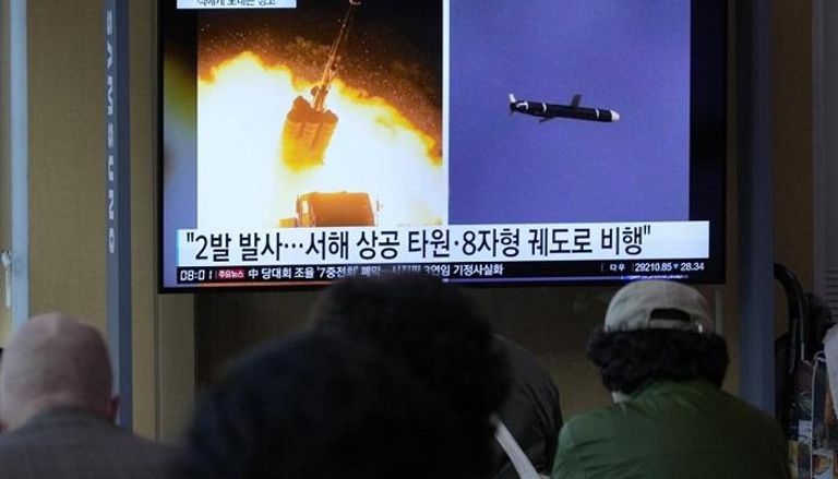 ماطنون بكوريا الجنوبية يتابعون تجربة صاروخية أطلقتها كوريا الشمالية