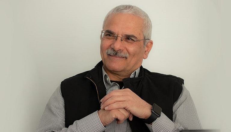 الخبير الاقتصادي مرتضى إيماني راد الريال الإيراني نحو قاع جديد بعد فشل محاولات إنقاذه