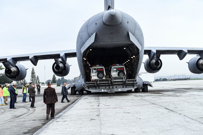 سيارات متطورة هدية من الإمارات لسوريا