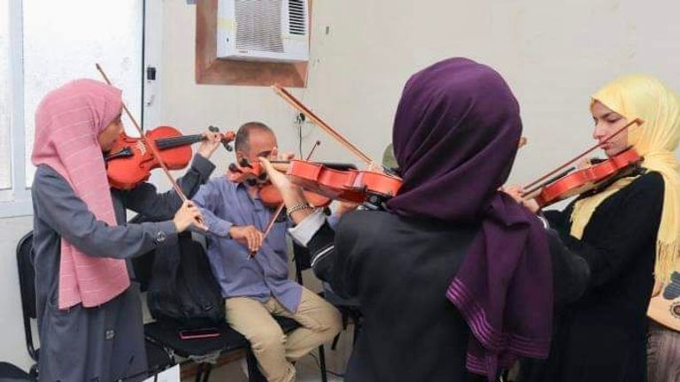 دورة تدريبية تحتضنها مؤسسة عدن للعلوم والفنون