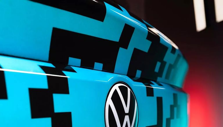 ألوان عصرية للسيارات بالحبر الإلكتروني