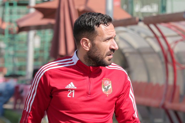 علي معلول محمد هاني لاعب الأهلي