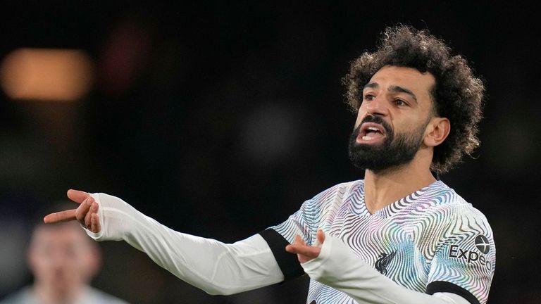 صلاح غاضباً  محمد صلاح نجم ليفربول
