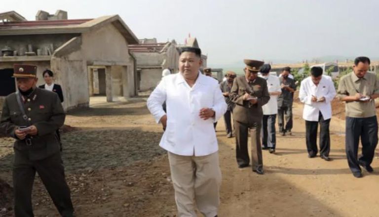 زعيم كوريا الشمالية كيم جونغ أون وبعض معاونيه- أرشيفية