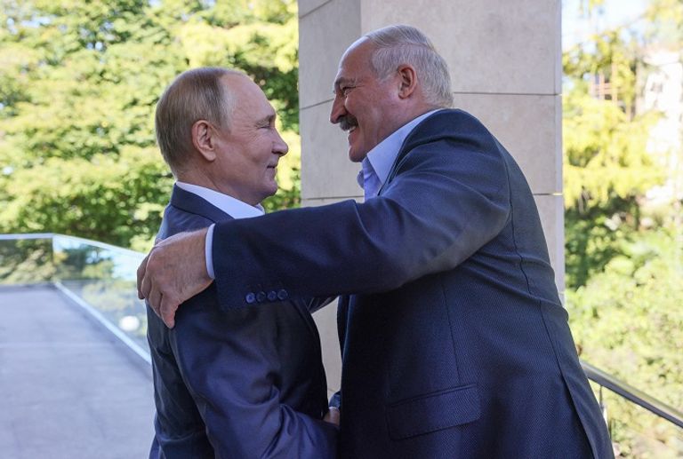 لقاء سابق بين بوتين ولوكاشينكو
